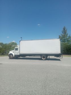 2000 International 4700 $5,300 o.b.o