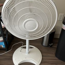 Lasko 16” Oscillating 3 speed pedestal Fan