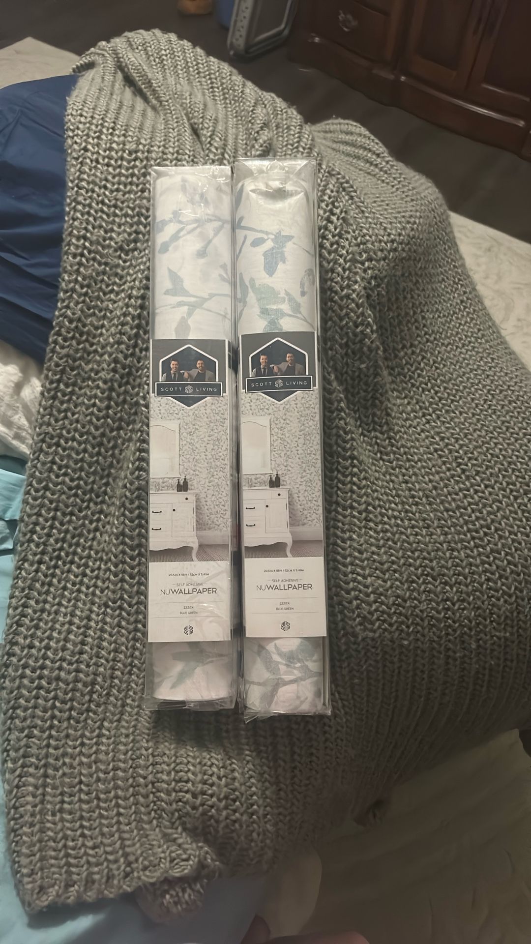 Scott Living Wallpaper - 2 Rolls For $50