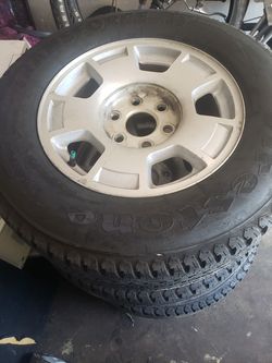 Chevy truck rims 17inches 6lugs