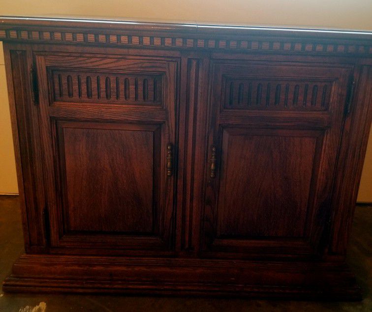 dining room sideboard -cabinet 