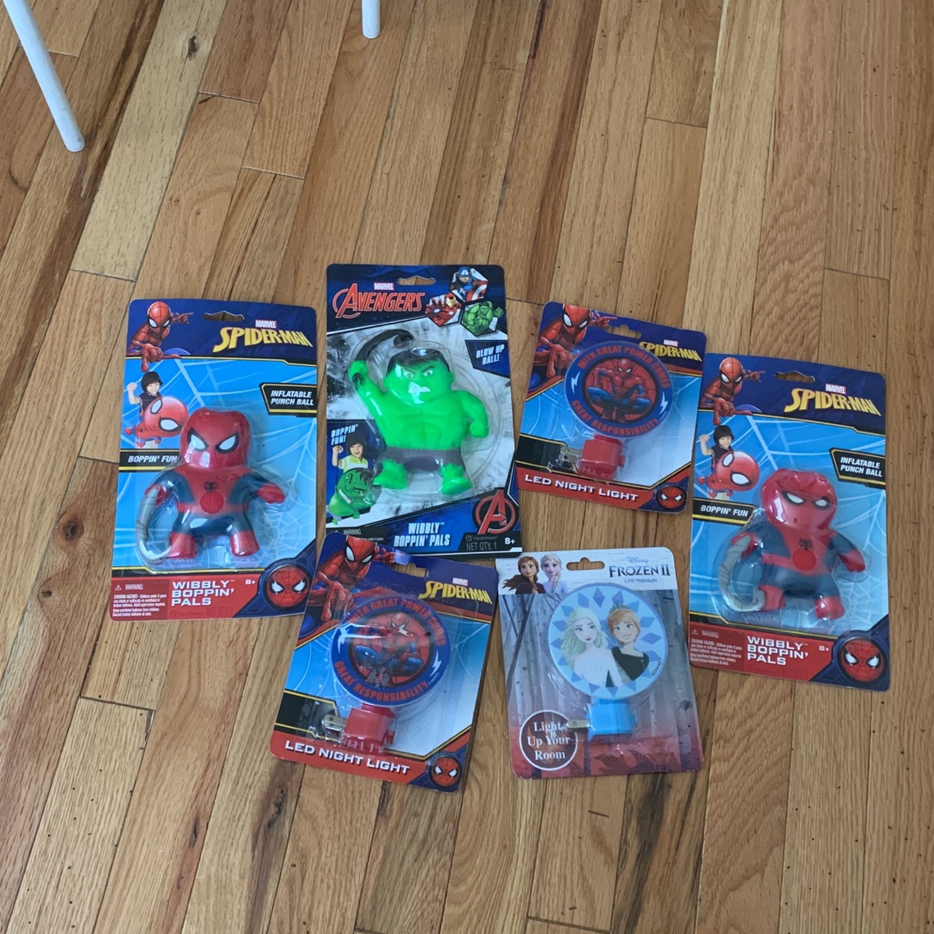 New Boppin balloons and New Night light lot - 7 pcs