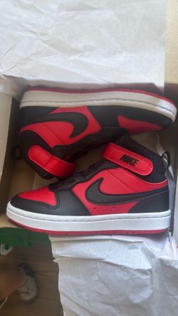 Nikes 12c