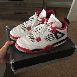 Jordan 4 Fire Red SIZE 12 (NEGOTIABLE)