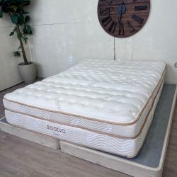 Like New, Fast Delivery Available — Saatva "Classic" Mattress, Luxury Firm, 14.5" - Queen