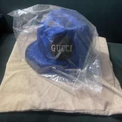 Gucci bucket hat 