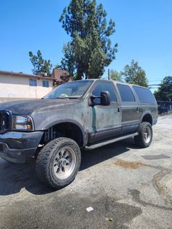 2000 Ford Excursion on offerup
