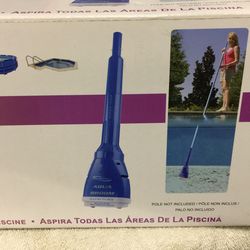 Cordless pool and spa vacuum