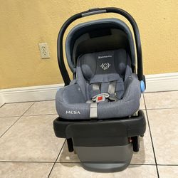 UPPAbaby MESA GRAY Infant Car Seat And Base… In Great Clean Condition… $115