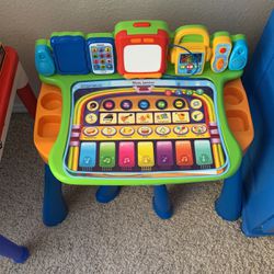Explore And Write Activity Desk (batteries Included)