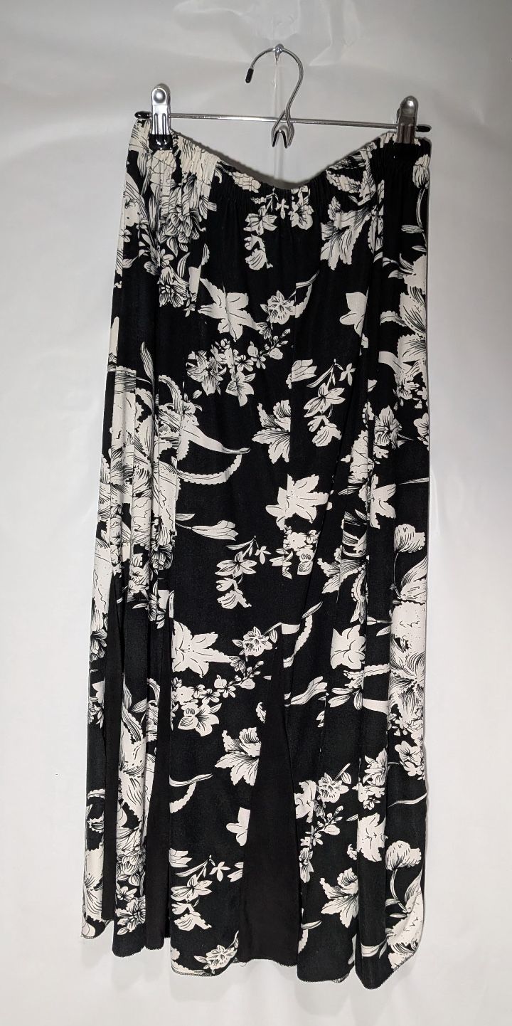 Igal Collection Black and White floral print maxi skirt - size L