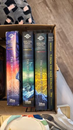 the complete Magnus Chase collection! 📚
