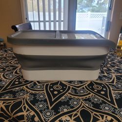 Pet Food Bin Collapsable Medium Dog Cat