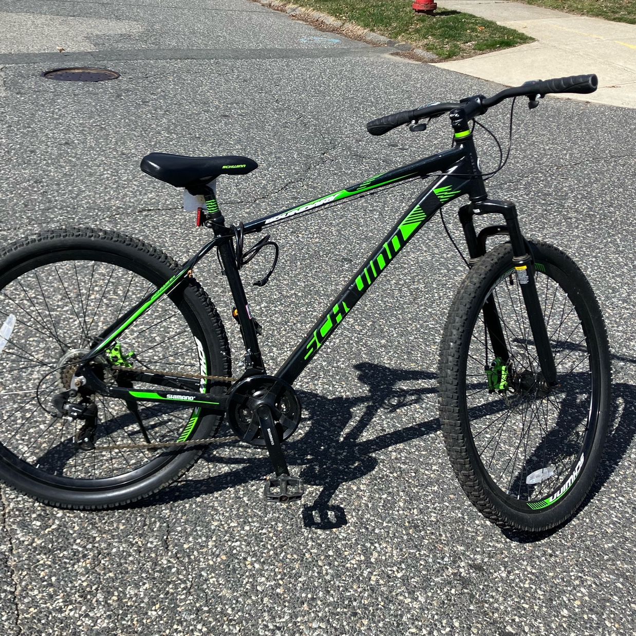  29" Men's Boundary Mountain Bike w/ Front Suspension and Dual Disc Brakes NEED GONE