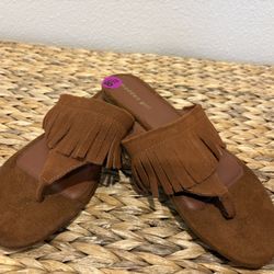Brand New Women’s Madden Girl Brown tasseled Sandals size 8.5 Simi Valley