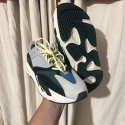 Yeezy Runner 700
