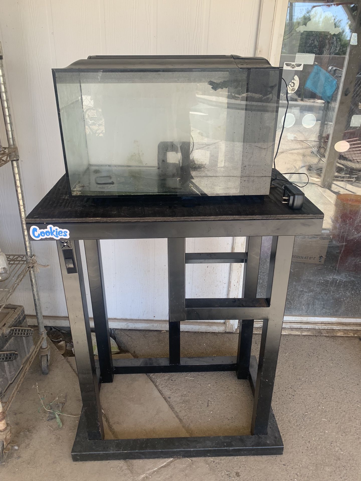 FLUVAL 13.5 Gallon Saltwater Tank & Stand