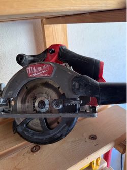 Milwaukee Skillsaw