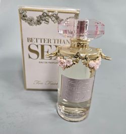 Too faced perfume