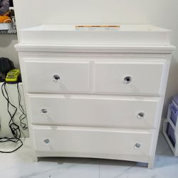 Delta Children Emerson 3 Drawer Dresser with Changing Top