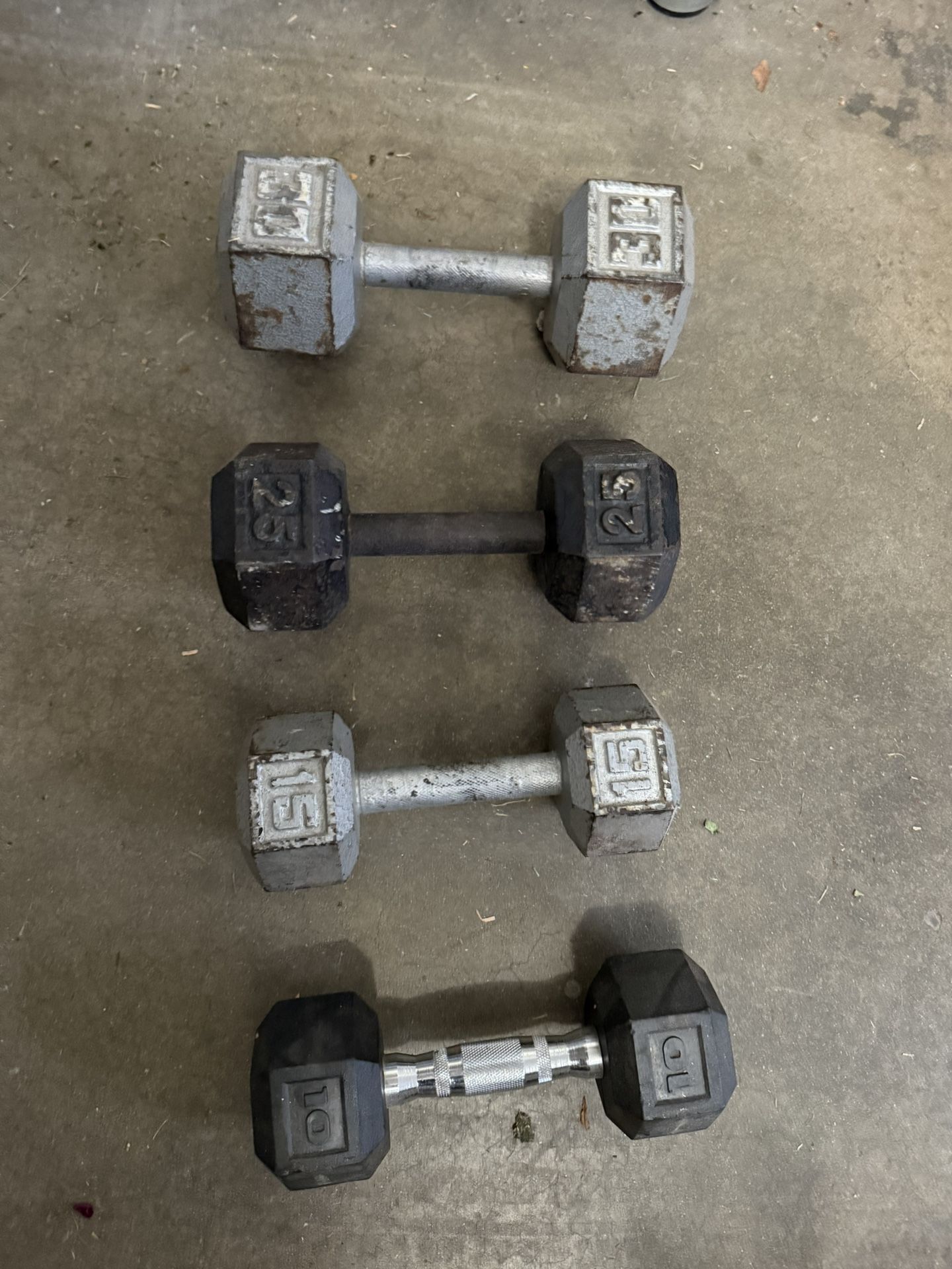 4 Dumbbells
