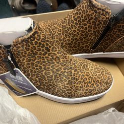 Size 8 Women’s Clark Shoes New In Box Originally $82