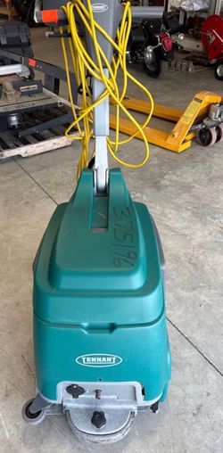 Commercial carpet cleaner