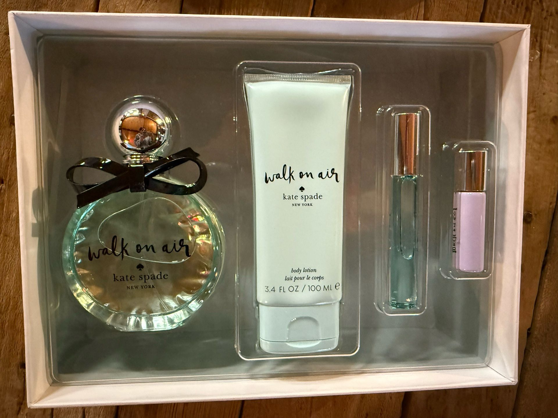 Kate Spade Walk On Air Gift Set $157 Retail Value