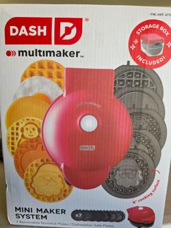 Dash Mini Waffle Maker with Removable Plates