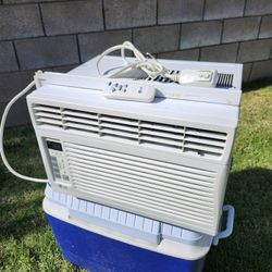 LG Bedroom Air Conditioner  W/remote 