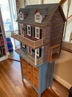 5-room dollhouse