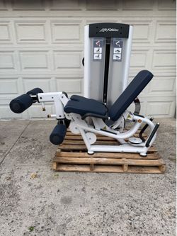 Life fitness optima series leg extension leg curl combo