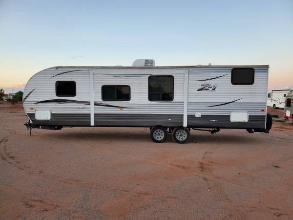 2016 Crossroads Z1 31ft Trailer With Slide Out Bunkhouse Sleeps 10