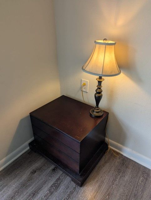 Side/ End table with Lamp