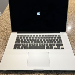 MacBook Pro 2015 Retina 2.8 GHz Quad Core i7 16GB 1TB