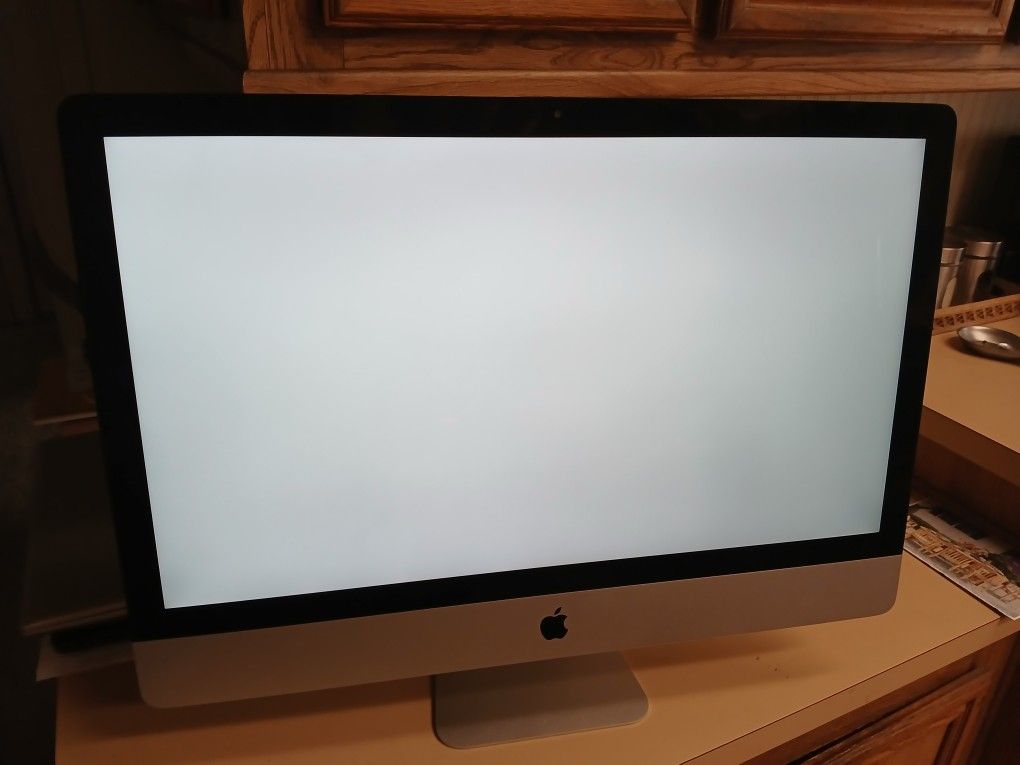 PASSWORD LOCKED! Apple iMac 27 Inch (i5, 16GB RAM, 128GB SSD Plus 1TB Fusion Drive, Nvidia GTX 660m)