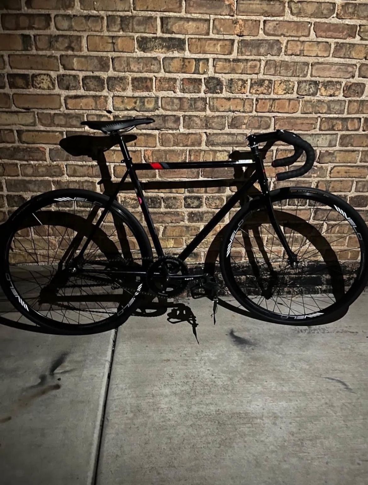 Custom Fixie / Track Bike – Sugino 75 + Miche Crankset + Velo Wheels