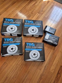 TRQ Front And Rear Rotors And Pads (6 In Total)