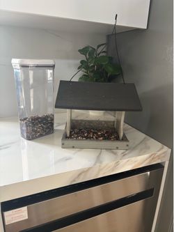 Patio Outdoor Garden Birdhouse & Food