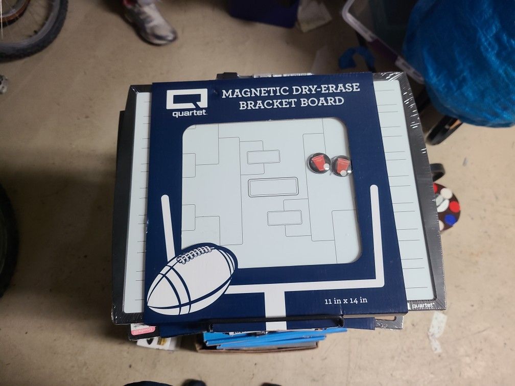 Sports Magnetic Dry Erase Bracket Board