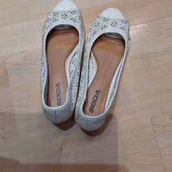 White Flat Shoes With Flower Cutouts, Small Heel