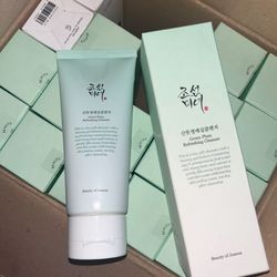 Green plum refreshing cleanser