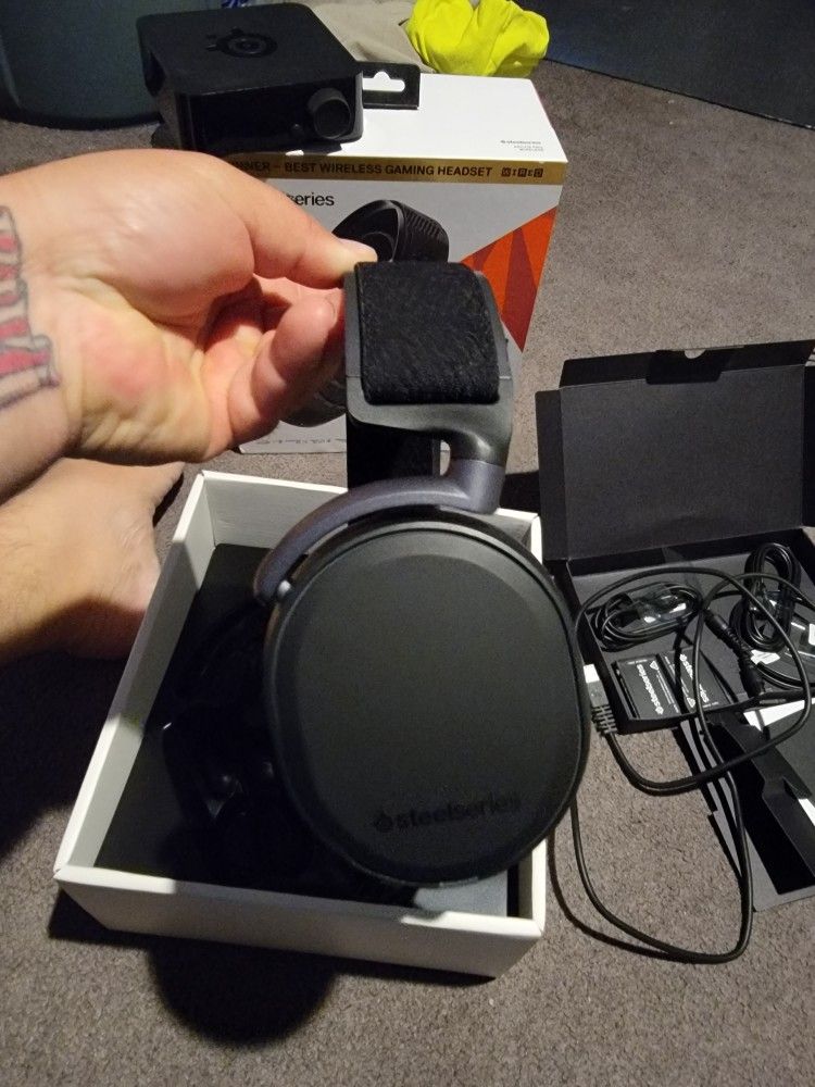 Steelseries Arctis Pro Wireless Gaming Headset