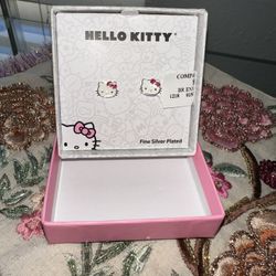 Hello Kitty Earring
