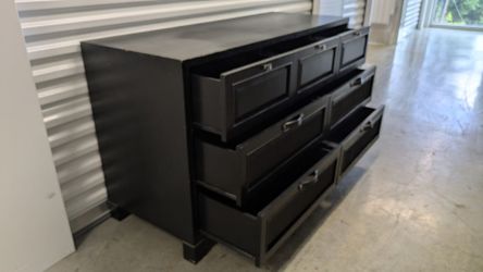 Pier One Imports Dresser, Free Delivery👍