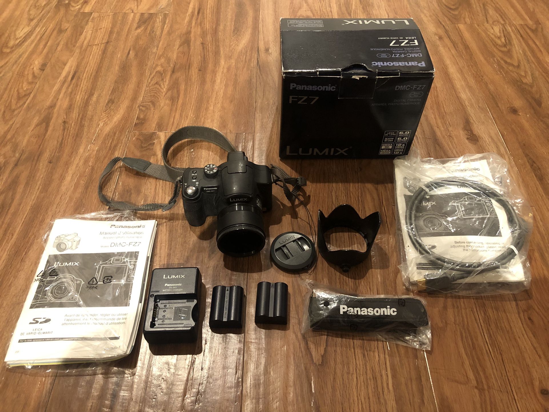Panasonic Lumix DMC FZ7 12x Leica Full HD Pro Bridge Camera