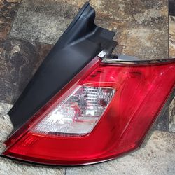 10-12 Ford Taurus RH tail light lamp with black chrome edge BG1Z-13404-ACP 