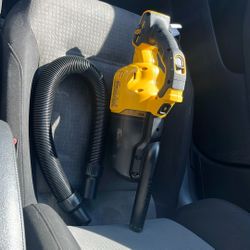 DeWalt Portable Vacuum With Charging Station 