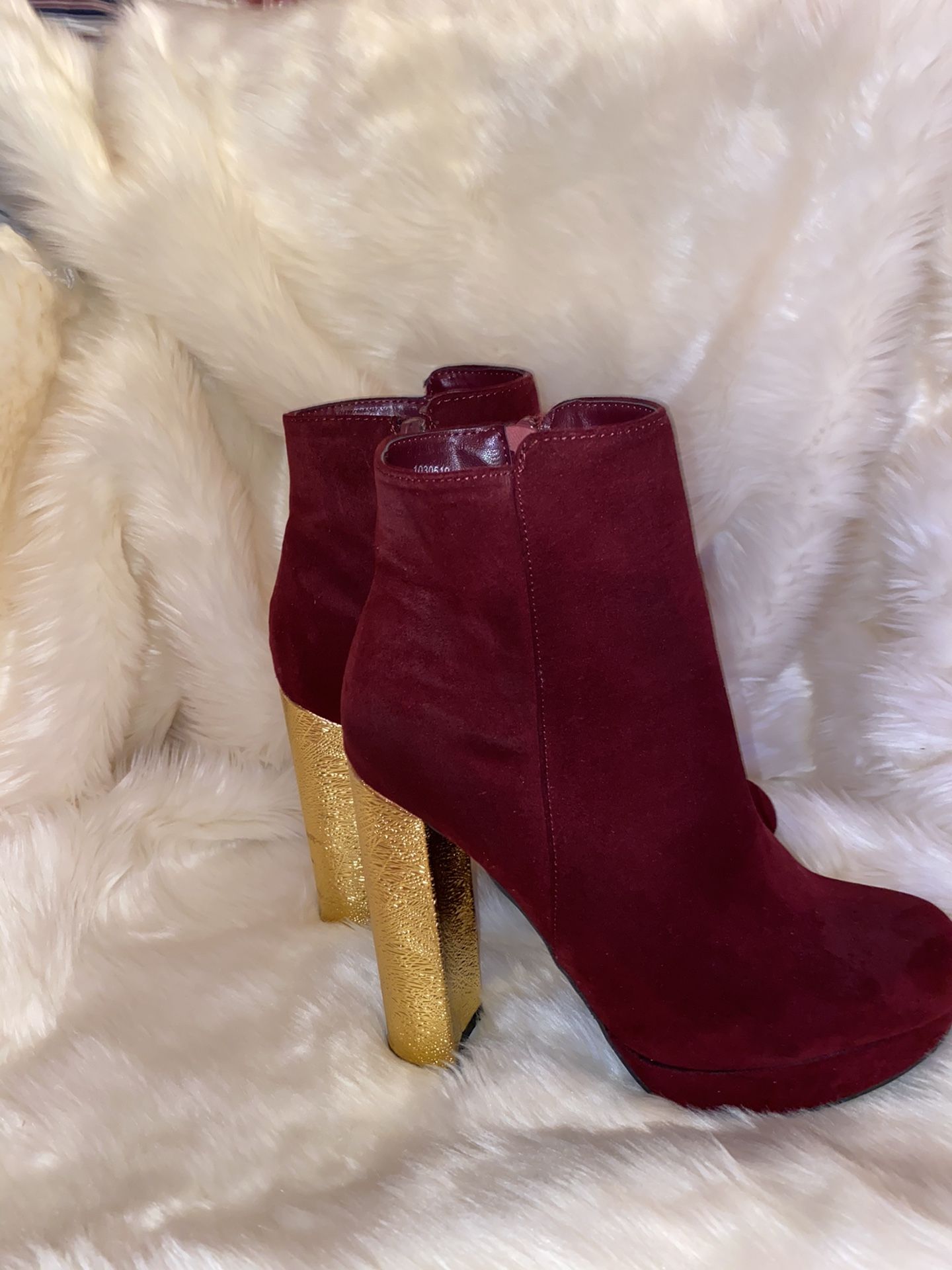 Maroon Platform Bootie w Gold Heel Size 6