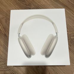 Genuine Brand New Apple AirPods Max Starlight USB-C Charging